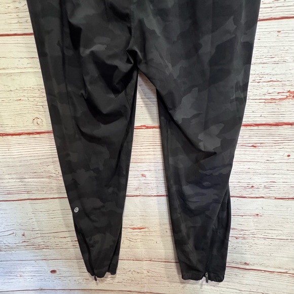 Lululemon Adapted State Jogger 28" in Heritage 365 Camo Deep Coal Multi Sz 10 - Picture 12 of 15